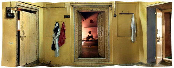 Amit Pasricha
At Home in NABHA, Punjab, India
Archival Druck auf Hahnemühle, 57 x 22 cm
© Amit Pasricha / UTMT