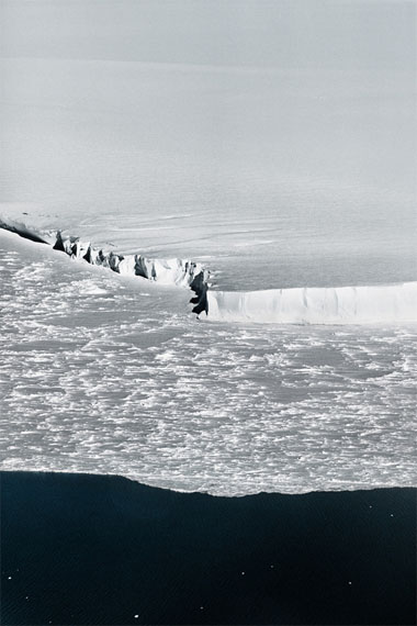 Paolo Pellegrin: NASA IceBridge flight over Venable 01A, Antarctica, 2017Archival Pigment Print, 100 x 150 cm, Edition 3 & 2 AP© Paolo Pellegrin, MAGNUM PHOTOS