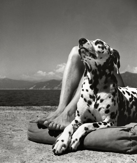 Herbert List: 'Herr und Hund', Portofino 1936 © Herbert List / Magnum Photos