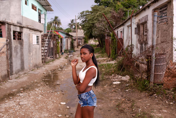 Diana Markosian / Magnum Photos - ‘Over the Rainbow’ Havana, Cuba. 2018 © Diana Markosian, Courtesy of the Elliott Erwitt Havana Club 7 Fellowship