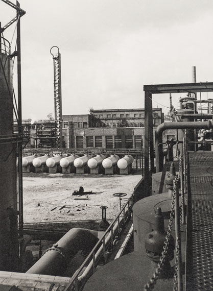 Albert Renger-Patzsch: Benzinstabilisation, Ruhrchemie AG, um 1938© LVR-Industriemuseum
