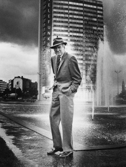 James Stewart am Ernst-Reuter-Platz, 1962
Foto: Heinz Köster, © Deutsche Kinemathek
