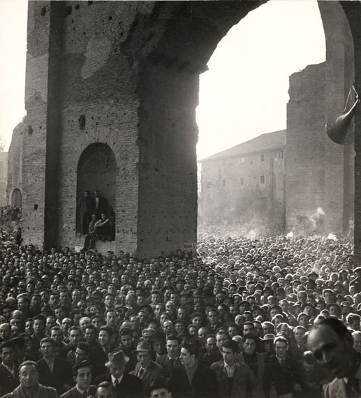 Crowd listening to a speech by Socialist Pietro Nenni, Basilica di Massenzio, Rome, March 11, 1948© Chim (David Seymour)  Magnum Photos  Courtesy Chim Estate