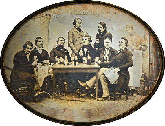 1
Charles-Marie-Isidore CHOISELAT (1824-1904) et Stanislas RATEL (1815-1858)
Autoportrait des photographes, 1843-1845
Daguerréotype ½ plaque
10 x 13 cm oval (plaque 15,5 x 19 cm), dans un cadre
6 000 / 8 000 €