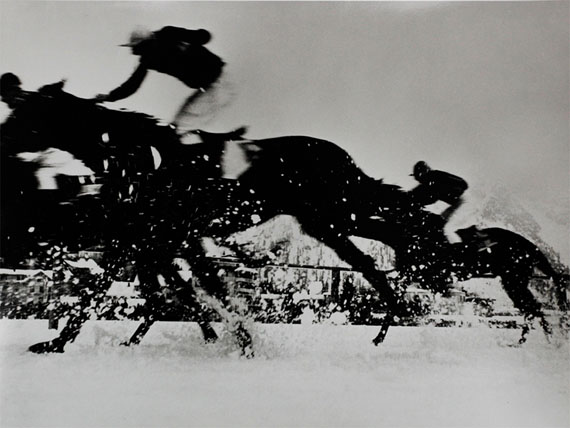 Philipp Giegel, Horse race on the frozen Obersee, Arosa, Switzerland, 1955, signed Gelatin Silver Print, 49 x 59 cm, Artist Print, only available print in this size, 1 smaller print available in 30 x 40 cm, © Philipp Giegel, Esther Woerdehoff Paris