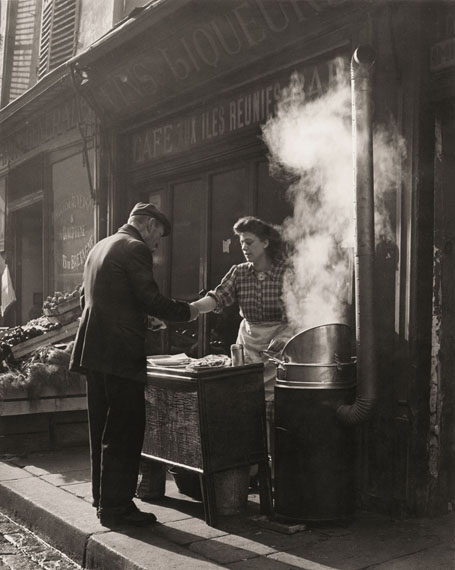 Sabine Weiss: Marchande de frites, Paris, 1946-1948 © Sabine Weiss