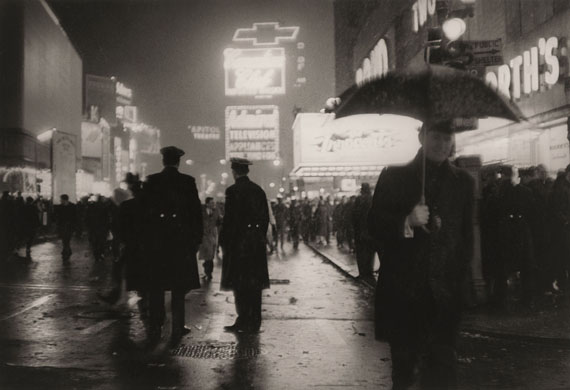 Sabine Weiss: Times Square, New York, 1962 © Sabine Weiss