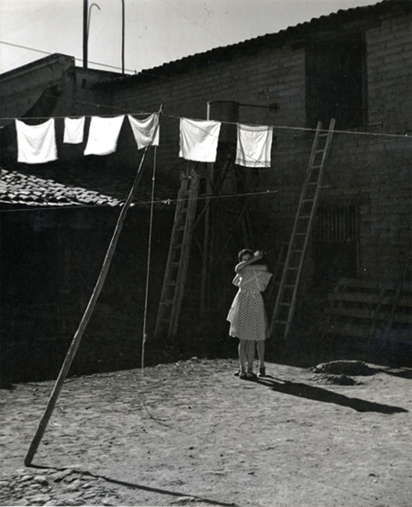Antonio Reynoso
Soledad / Sadness, 1942
Vintage silver print, titled and dated, 9 3/16 x 7 1/2 in.
© Estate of the artist