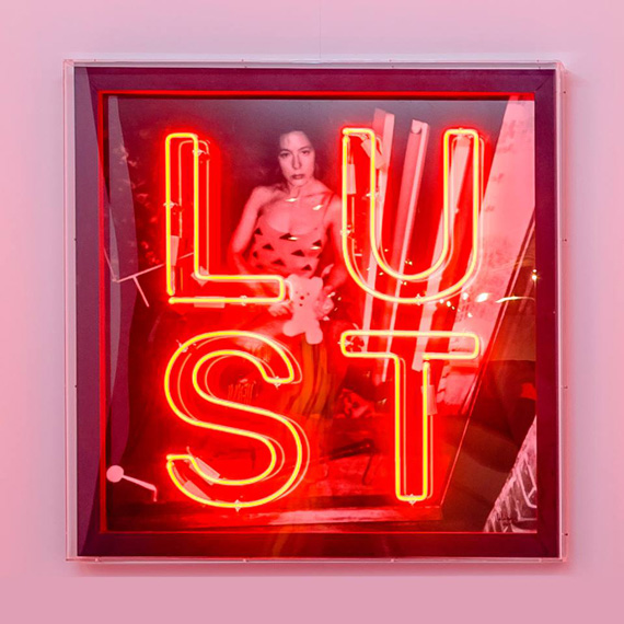 Liliane Vertessen. LUST, 1981, photograph, neon and mixed media, 100x100 cmGalerie Zwart Huis
