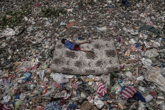 Living Among What's Left Behind, Philippines 
© Mário Cruz