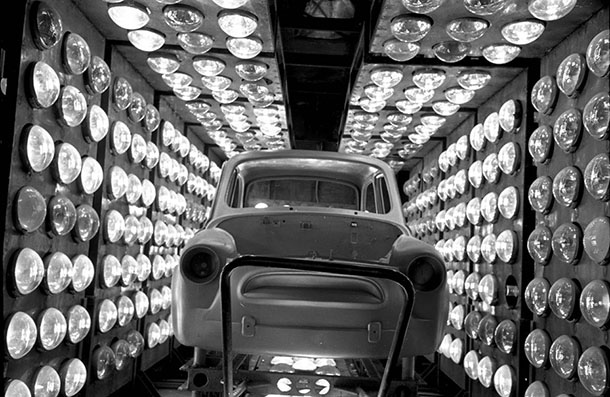 Irina Pap: Autofabrik in Saporischschja, Produktion des kostengünstigen Autos Saporoshez, 1960