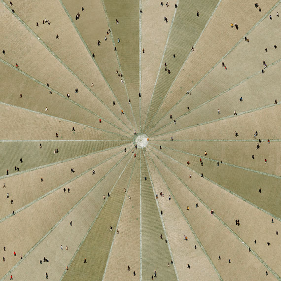 Catrin Wechler: Muschelplatz III, 2011, C-Print (hinter Acrylglas auf Alu-Dibond), 40 cm x 40 cm