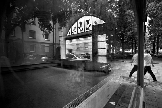 Regina Schmeken: Nürnberg, Gyulaer Straße, Tatort der Ermordung von Abdurrahim Özüdoğru (49) am 13.06.2001.© Regina Schmeken