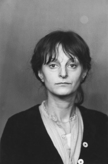 Helga ParisOhne Titel, aus: Selbstporträts (1), 1981-1989Silbergelatineabzug20,4 x 13,5 cmCourtesy the artist© Helga Paris, 2019