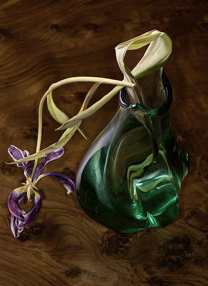 Anna Halm Schudelpurple tulip in green vase, 2020C-print on Fuji Crystal Archive on Aludibond behind 4 mm acrylic glass55 x 40 cmEdition of 7