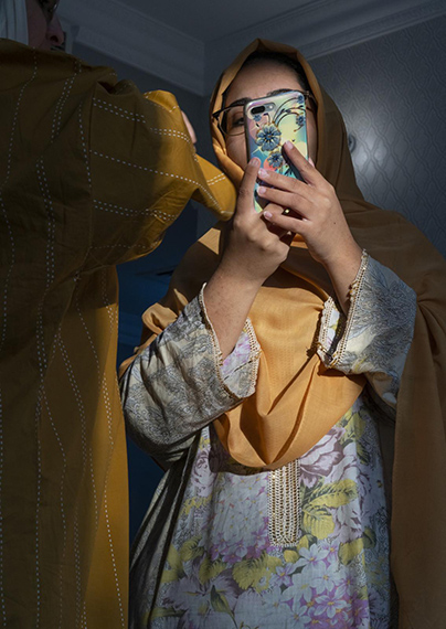 Farah Al Qasimi, S and A on the Phone, from the Imitation of Life series, 2020. Courtesy of Third Line, Dubai, and Helena Anrather, New York.