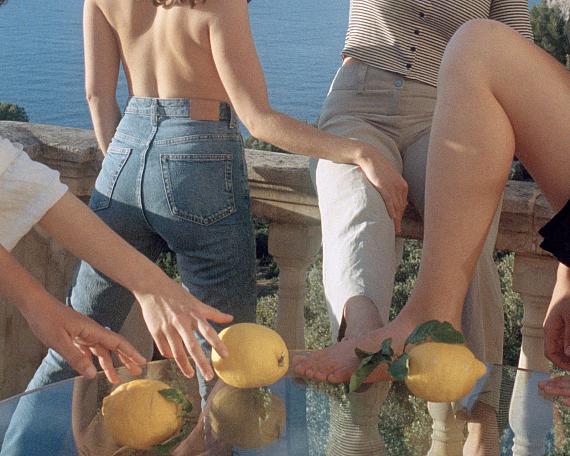 Jenna Westra
Lemon Reach, 2019
Archival pigment print
60 x 76 cm
Edition: 3 + 2 AP
© Jenna Westra
Courtesy: SCHWARZ CONTEMPORARY