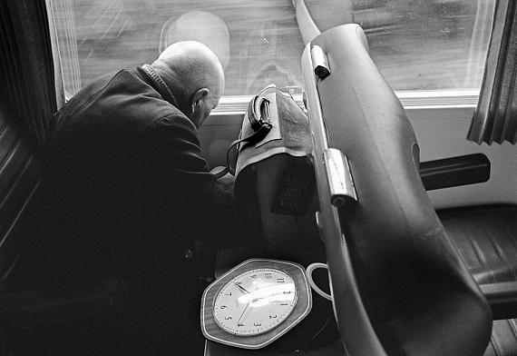Hugo Jaeggi: Im Zug Brüssel-Basel, 1988 © Hugo Jaeggi