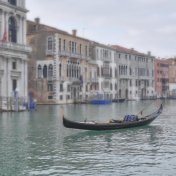 Julian Kirschler: "Venedig" aus der Serie "High Noon", 2020/2021 
© Julian Kirschler