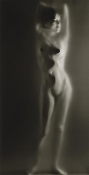 Ruth Bernhard: Luminous Body, 1962Silbergelatine Print, 33 x 17 cm