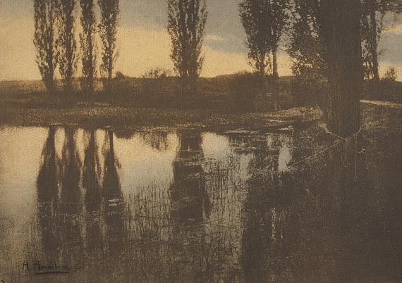 Hugo Henneberg
After Sunset, 1898 or earlier
Gum bichromate 
36 x 51 cm 
© Photoinstitut Bonartes, Vienna