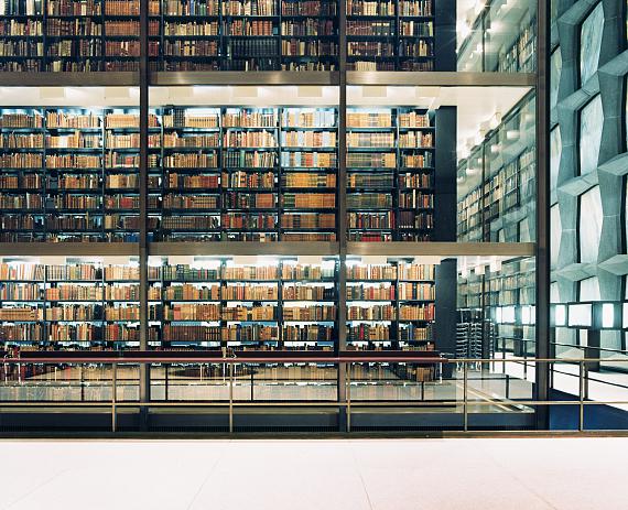 Candida Höfer
Beinecke Rare Book and Manuscript Library New Haven CT I 2002 
© Candida Höfer / VG Bild-Kunst, Bonn 2022