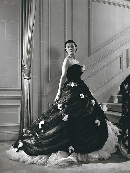 Willy Maywald
#39, Christian Dior, 1952
Vintage, 24x18 cm
Courtesy in focus Galerie / © Willy Maywald Estate