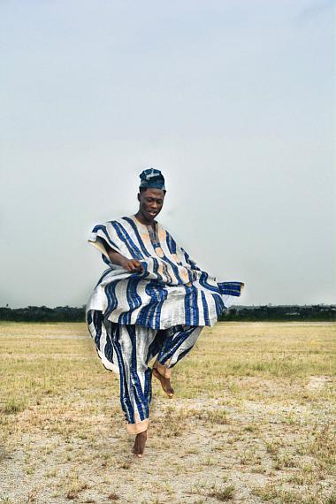 ADEOLU OSIBODU
6 DAUGHTER GETS ENGAGED, SEPTEMBER 1991, 2018
From the series: Losing Amos
C-Print on Hahnemühle Baryta
74,25 x 49,5 cm
Edition of 10 + 2ap