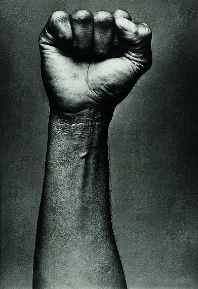 John Stewart (1919-2019)
Muhammad Ali, 'Fist & Arm', Chicago, 1977
gelatin silver print
66 x 45 in.
€15,000–20,000
© John Stewart / Acte2galerie