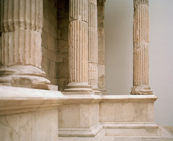 Bleda y Rosa
Mercado [Market]. Door of the Miletus market. Pergamon Museum, Berlin, 2021. 
Series Tipologies
© Bleda y Rosa, VEGAP, Barcelona, 2022
