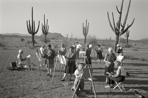 "Malkurs für wohlhabende Rentnerinnen", Arizona 1962© Max Scheler 