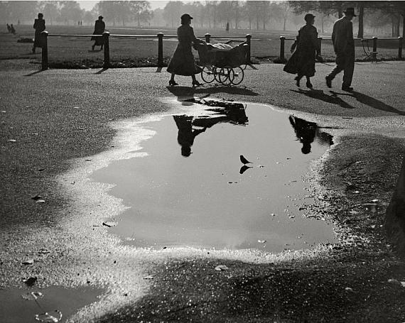 © Herbert List: 'The Bird', London 1936 
