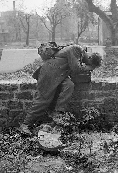 Tony Vaccaro: Defeated Soldier, Frankfurt Germany, 1945Courtesy of Monroe Gallery of Photography and the Tony Vaccaro Studio© Tony Vaccaro Studio