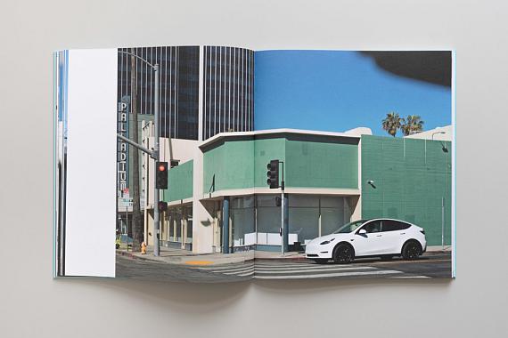 Jens Liebchen, untitled from: L.A. Crossing, 2010-2022Sunset Boulevard / El Centro AvenueArchival Pigment Print, 80 x 60 cm, framed© Jens Liebchen