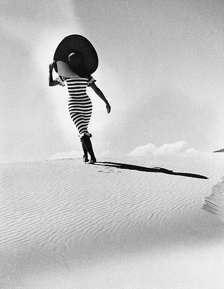 In den Dünen von Alicante, 1965 © Hannes Kilian / Courtesy Johanna Breede