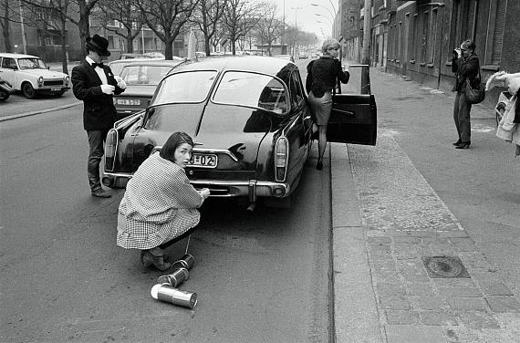 Jürgen Hohmuth
aus der Serie "Chic, Charmant, Dauerhaft", Berlin, 1983-1985
© Jürgen Hohmuth