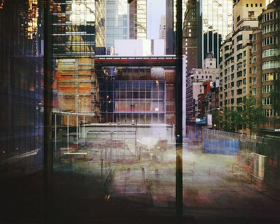 Michael Wesely
Das Museum of Modern Art, New York (2.5.2003 – 21.11.2004 / 2023)
17-monatige Langzeitbelichtung des Umbaus des MOMA in New York 
C-Print on UltraSecG paper, metal frame
125 x 150 cm
Unikat