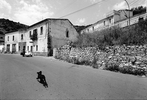 Guido Guidi
'Sardegna, 1974', 1974
Gelatin silver print on Baryta paper
Image size: 14 x 21 cm
Edition of 5
© Guido Guidi