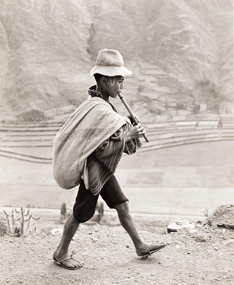 WERNER BISCHOF (1916–1954) In the Andes, near Cuzco, Peru 195455,6 x 46 cmEstimate: €7.000 - €9.000