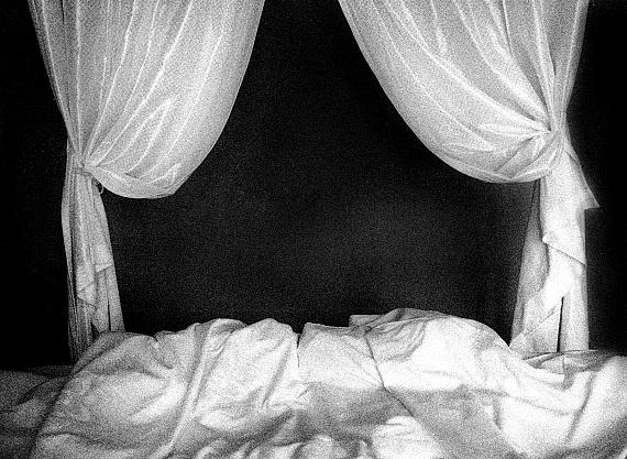 Love hotel, Tokyo, 2015 © Meg Hewitt Courtesy Anne Clergue Galerie