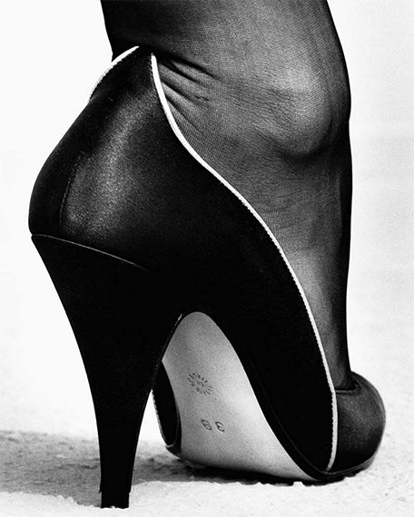 Helmut Newton, Shoe, Walter Steiger, Monte Carlo, 1983 © Helmut Newton Foundation