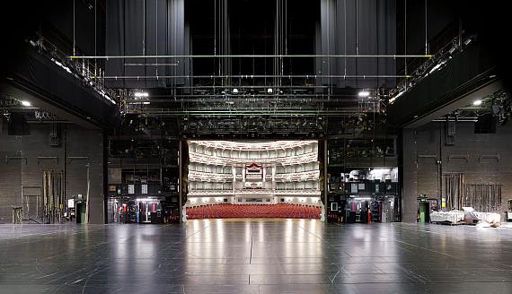 Candida Höfer
Semper Oper Dresden V 2023
© VG Bild-Kunst, Bonn 2024