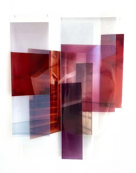 Susa Templin
Transparency #5, 2024
Collage, Farbfotografien, Pigmentdruck auf transparenter Siebdruckfolie
113 x 87 cm
Unikat