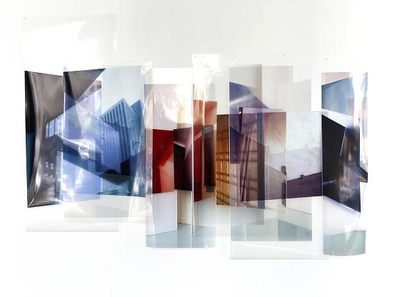 Susa Templin
Transparency #1, 2024
Collage, Farbfotografien, Pigmentdruck auf transparenter Siebdruckfolie
155 x 218 cm
Unikat