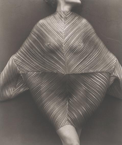 Lot 4274
Herb Ritts (1952-2002)
