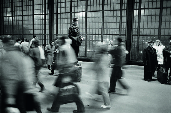 Maurice Weiss: S-Bahnhof Friedrichstraße, Berlin, November 1989
© Maurice Weiss