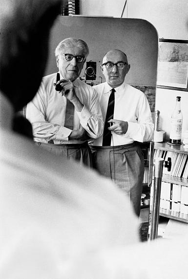 stefan moses: 'Hans Mayer und Ernst Bloch'aus der Serie 'SELBST IM SPIEGEL', Tübingen 1963 © stefan moses archiv im Münchener StadtmuseumSammlung Fotografie / Courtesy Johanna Breede