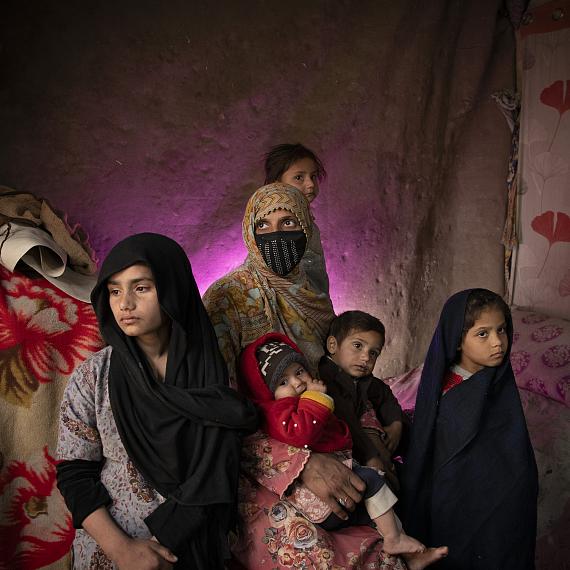 Jalal Abad, Nangarhar, Afghanistan, February 12, 2024. A family, recently deported out of Pakistan has temporarily settled in suburban neighbourhood of Jalal Abad in eastern Afghanistan. © Kiana Hayeri for Fondation Carmignac
