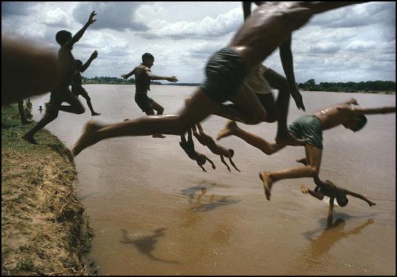 Bruno Barbey
The Amazonas River, Leticia, Amazonas, Brazil, 1966/2017
© Bruno Barbey / Magnum Photos