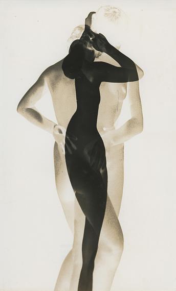 Kansuke Yamamoto
In the Mirror, 1956
Unique vintage silver gelatin print
29.2 x 17.8 cm